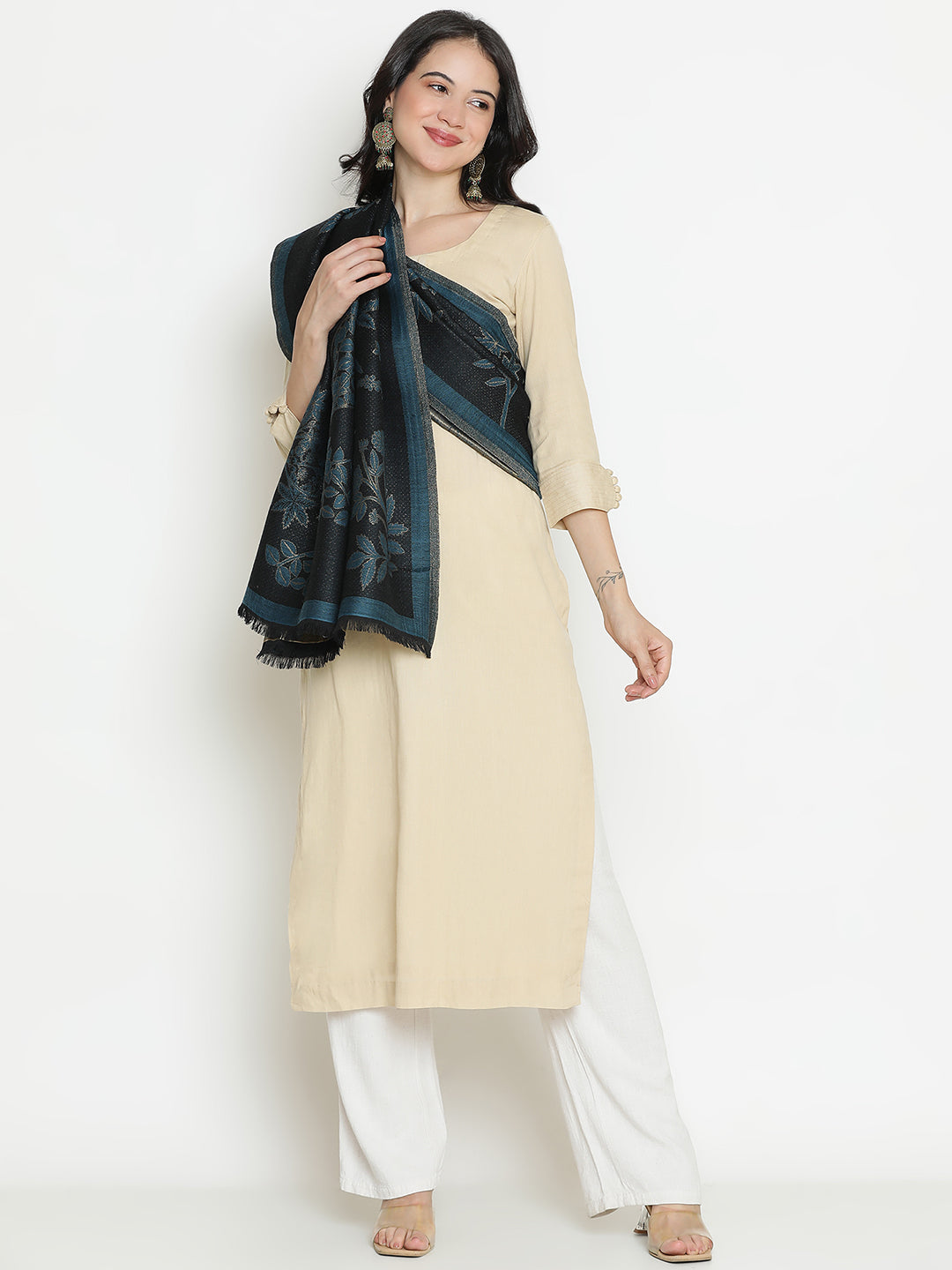 Botanique Noir-Botanical Illustrative Woolen Jacquard Shawl