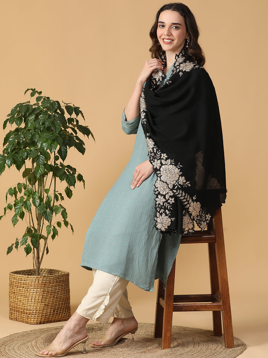 Floral Border Pure Wool Embroidered Stole