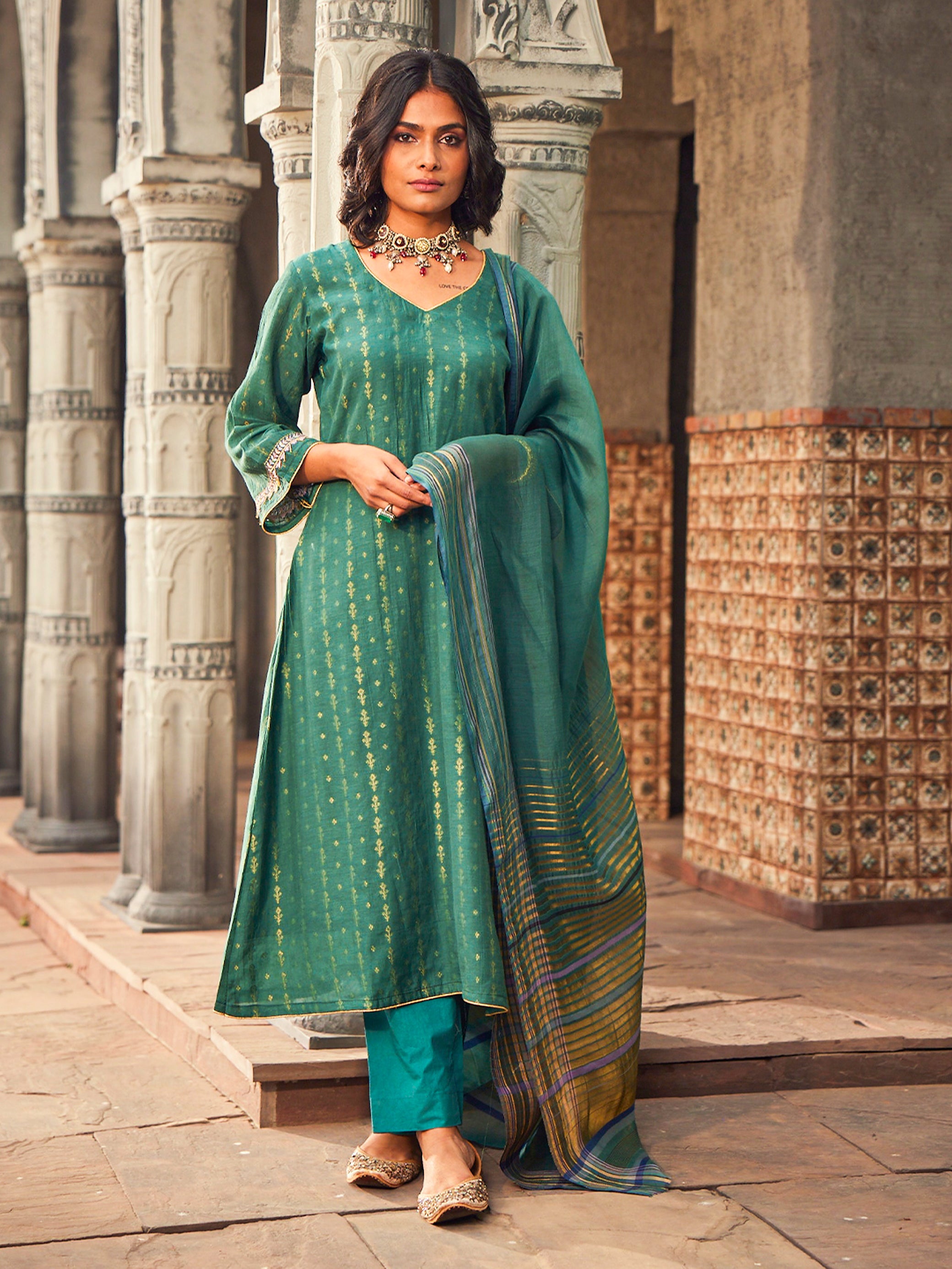 Akaar: Jacquard Embroidered Unstitched Suit with Striped Dupatta