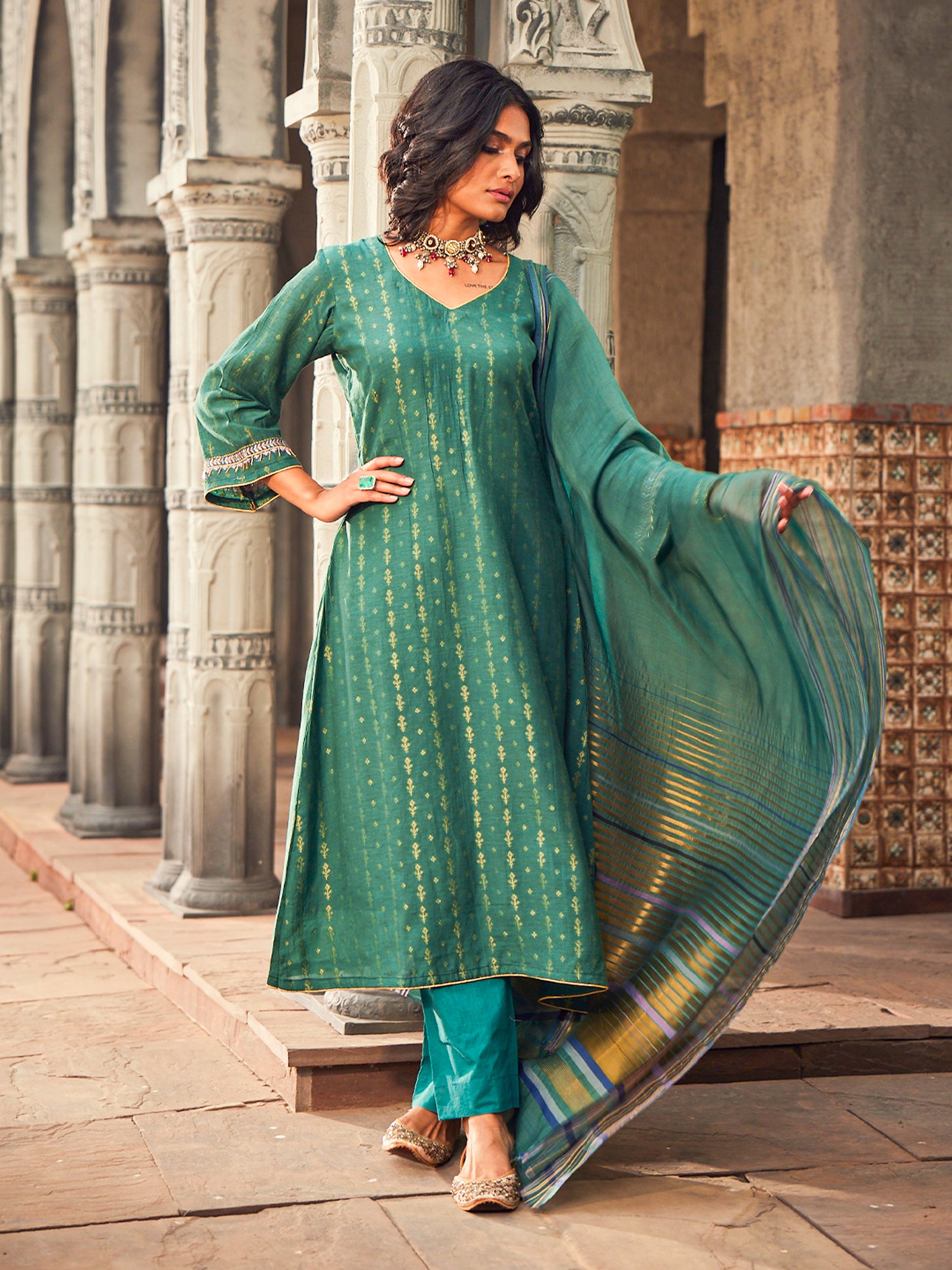 Akaar: Jacquard Embroidered Unstitched Suit with Striped Dupatta