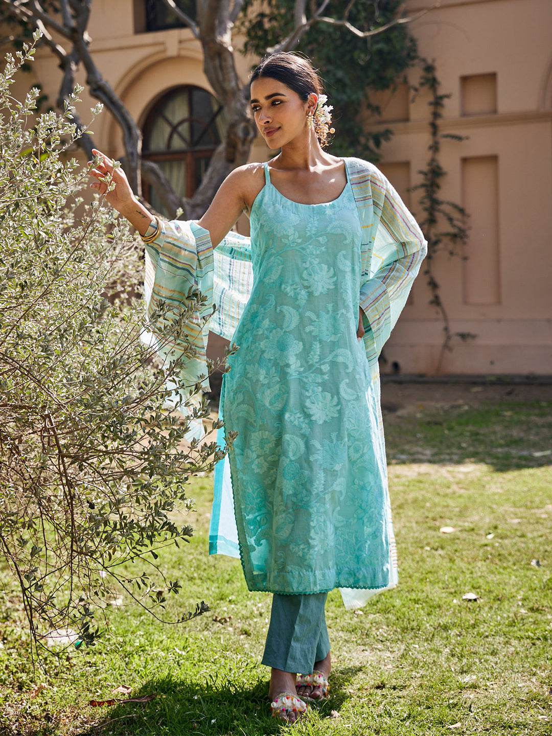 Akaar:Bengal Stripes Jacquard Floral Unstitched Suit Set