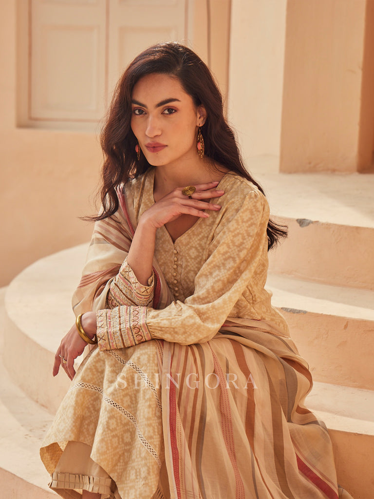 Akaar: Jacquard Embroidered Unstitched Suit with Dupatta