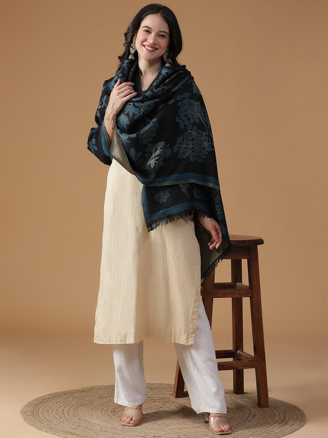 Botanique Noir-Botanical Illustrative Woolen Jacquard Shawl