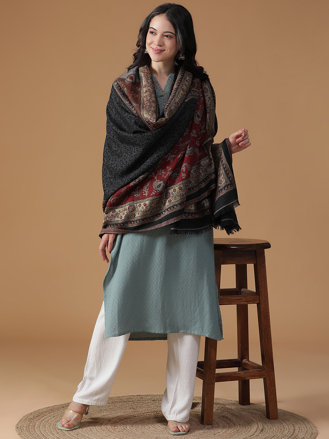 Chateau Garden-Refined Floral Weave Woolen Jacquard Shawl