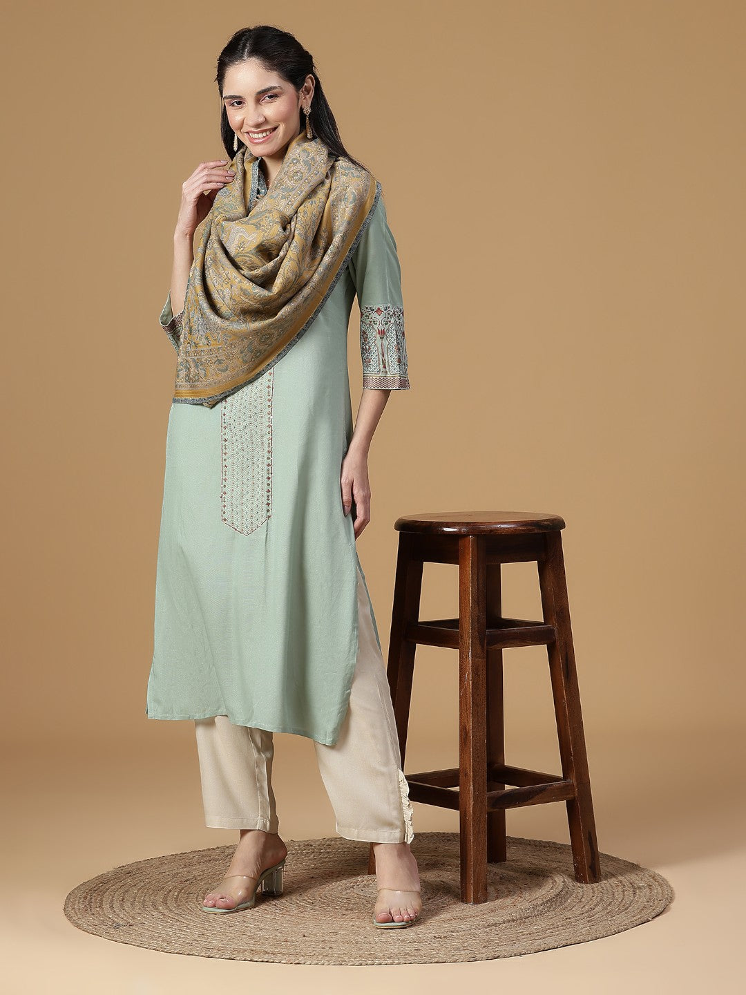 Rose Woolen Jacquard Stole