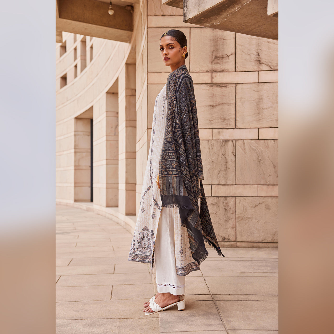 Zoha Wool Metallic Kani Stole