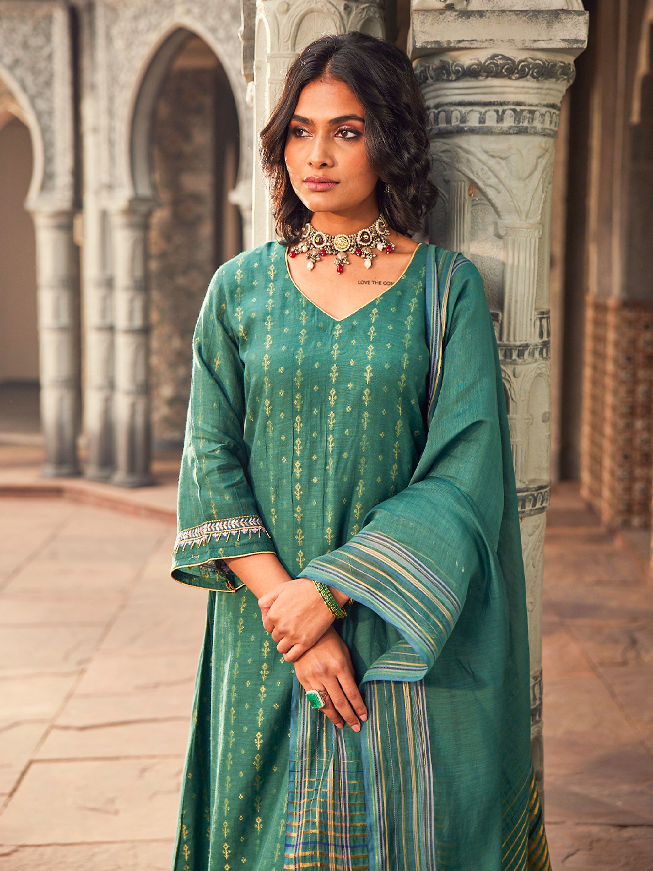 Akaar: Jacquard Embroidered Unstitched Suit with Striped Dupatta