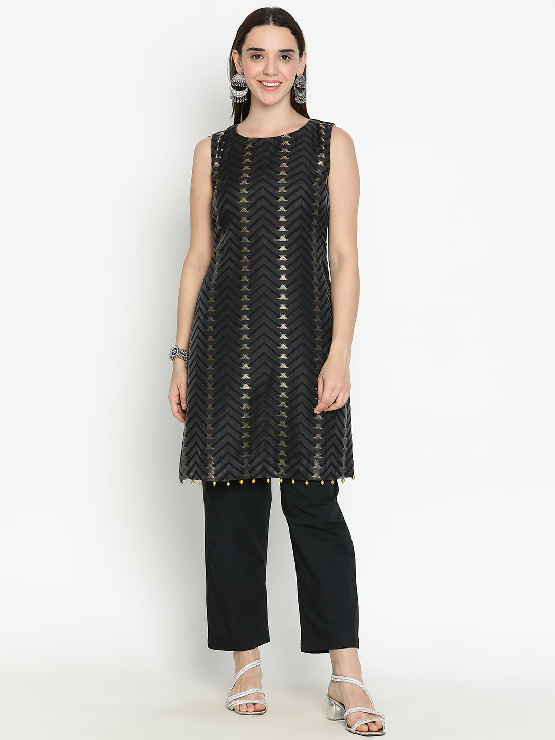 Shingora Black Chevron Woven Design Round Neck Stitched Suit Set