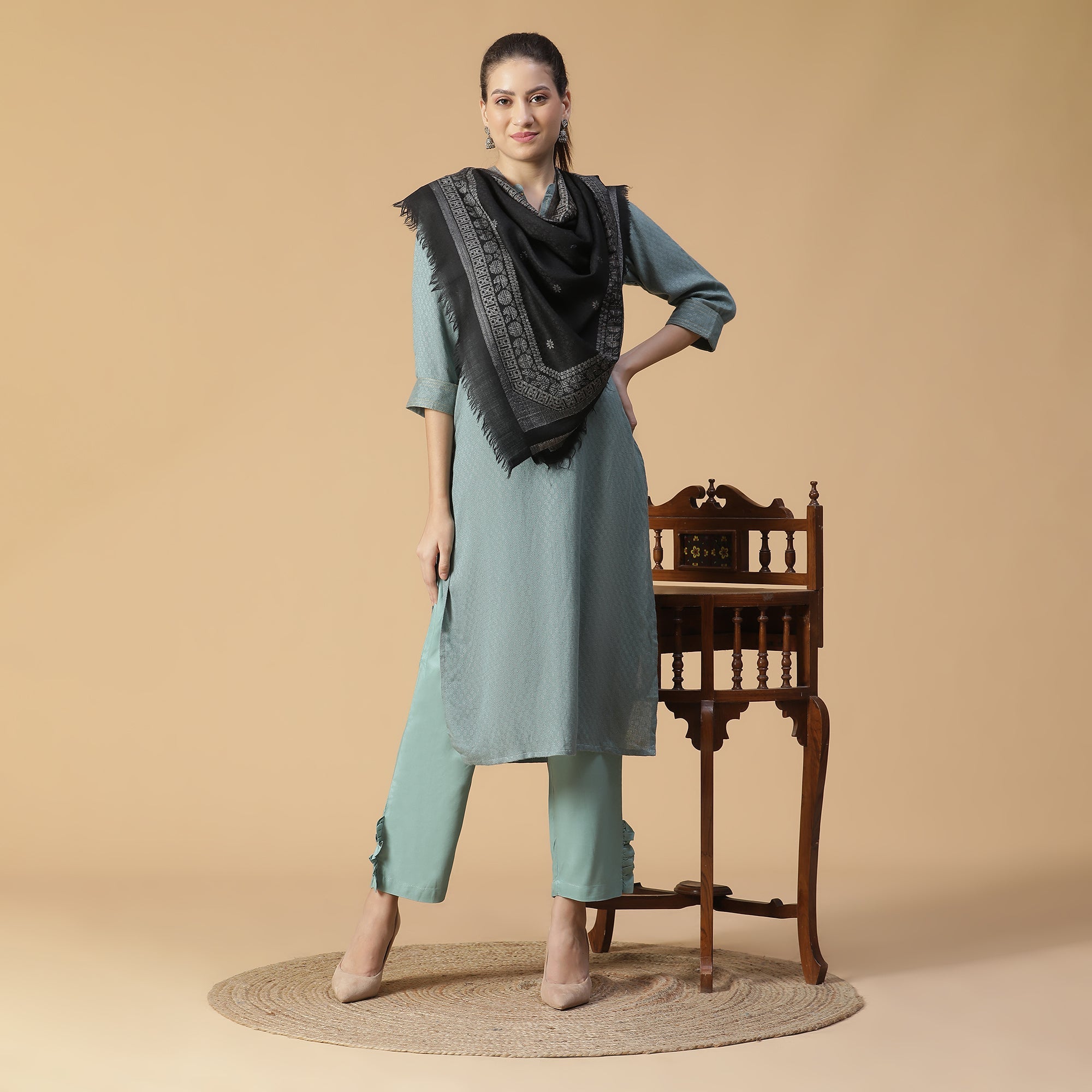 Dotted Wool Blend Woven Design Stole