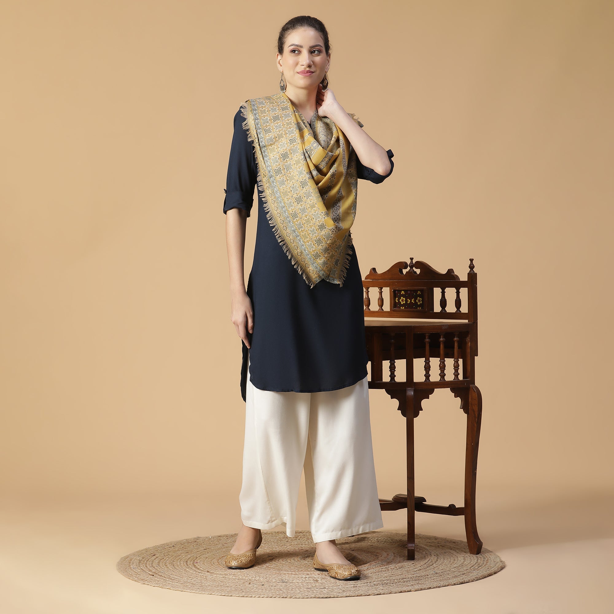 Saffiya Woven Design Wool Mettalic Stole