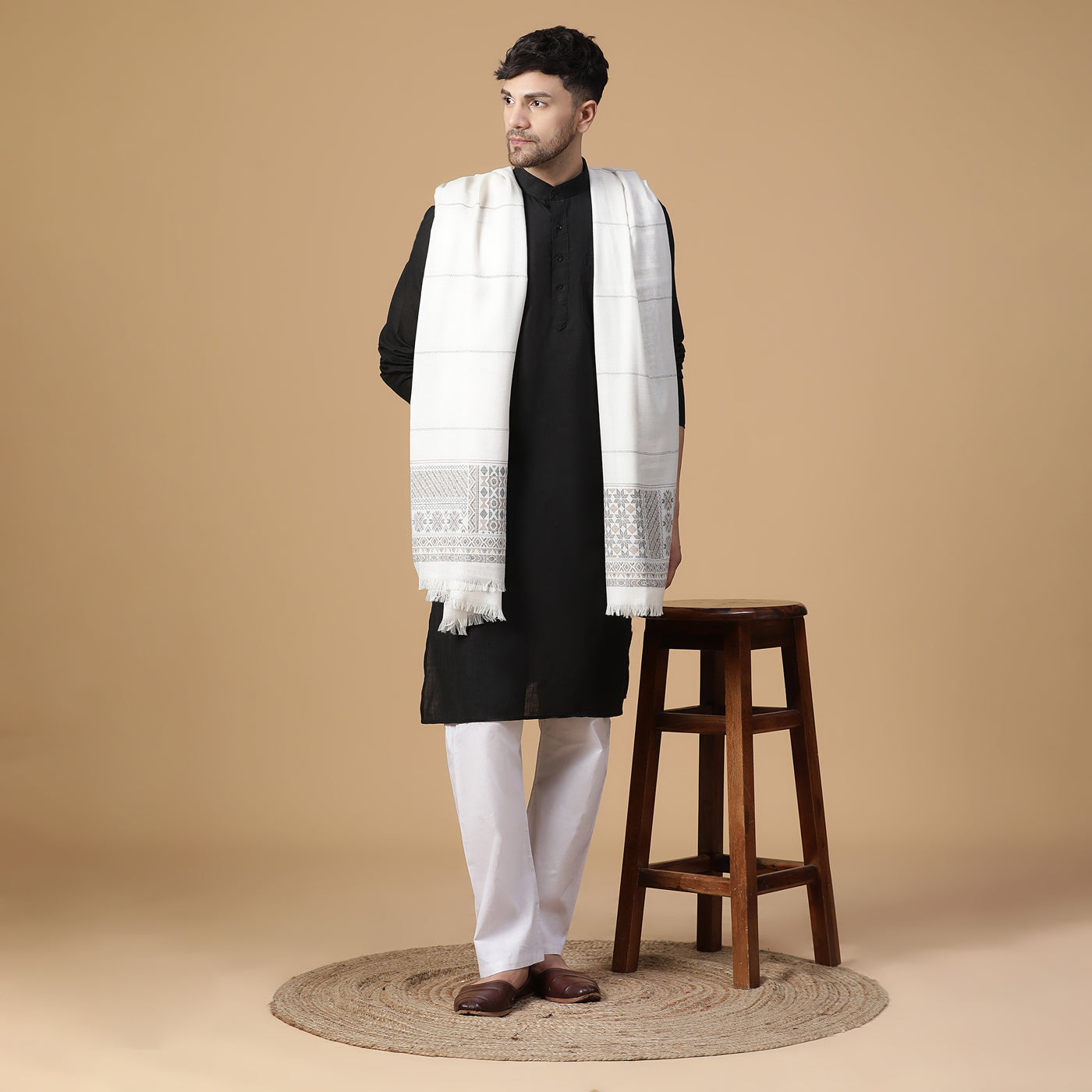 Veer Off White Wool Jacquard Lohi